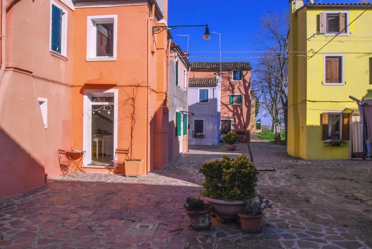 Apartamento Casa arancione a Burano Italia